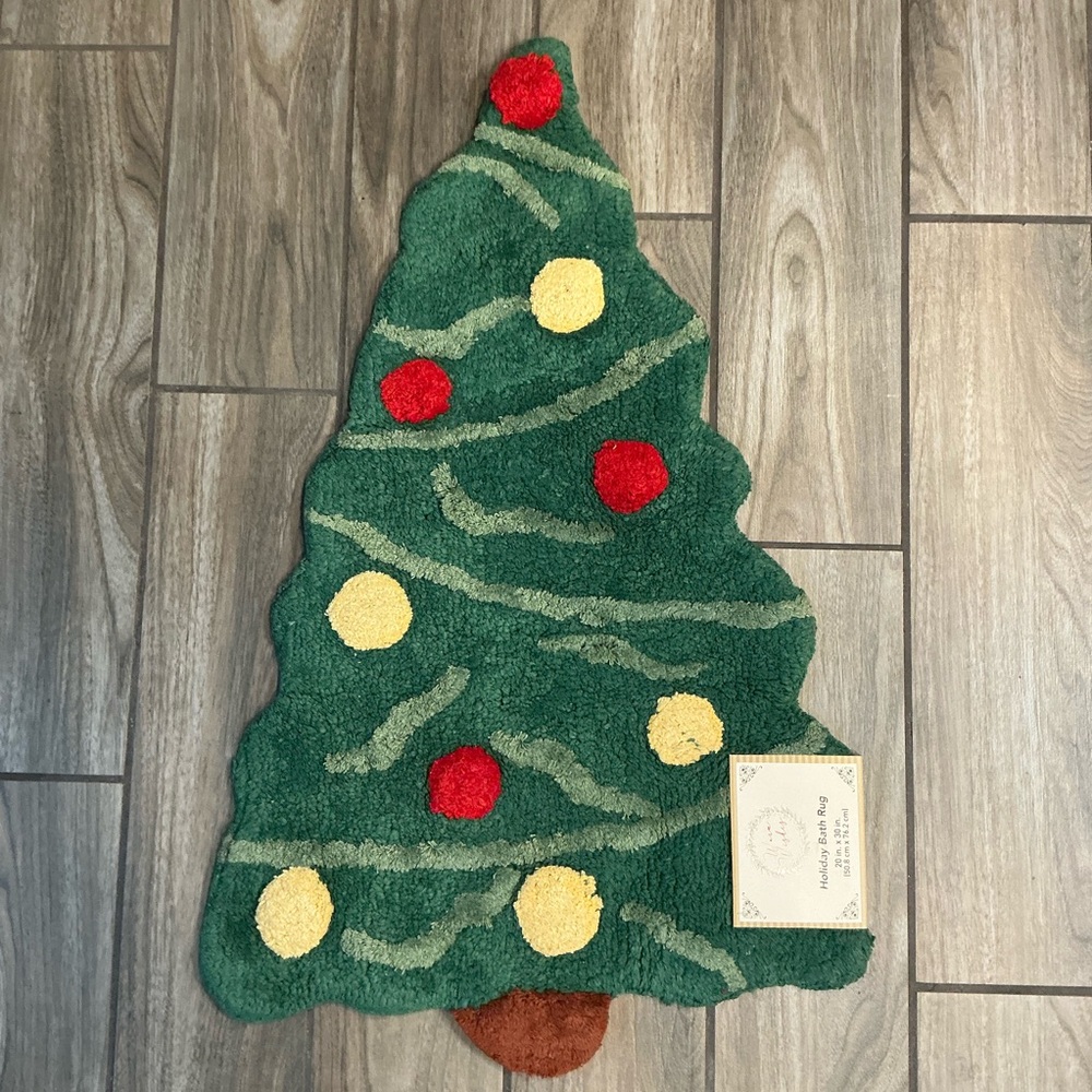 WARM WISHES 20x30 Christmas Tree Figural Bath Rug